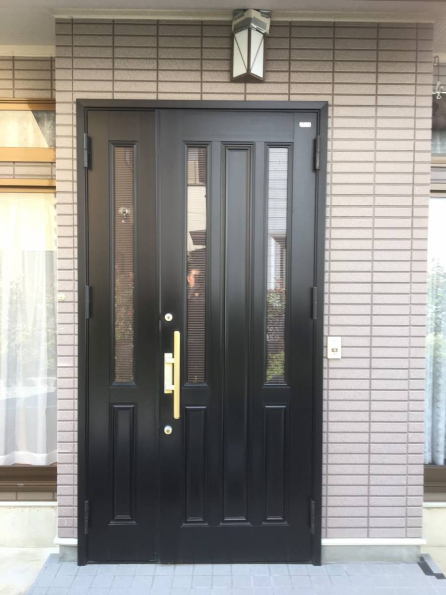 青梅トーヨー住器 所沢店のリシェント 玄関の施工前の写真1