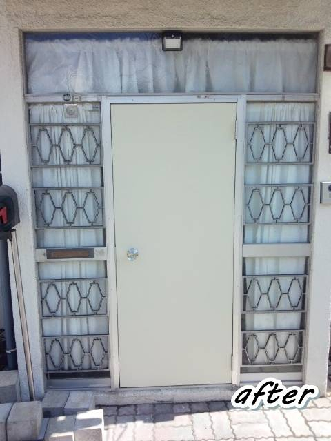 サガワトーヨー住器の汎用ドア リフォーム LIXILの汎用ドア「ロンカラーフラッシュドア」の施工後の写真1