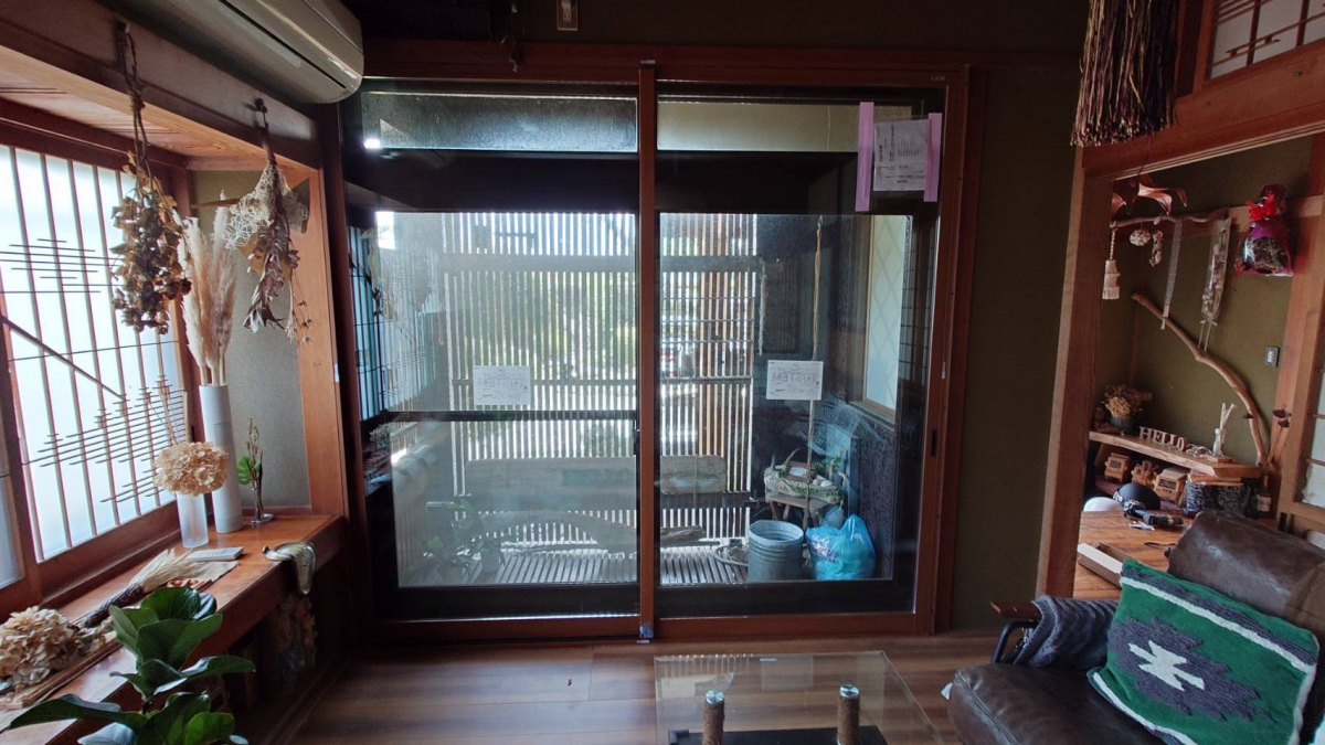 ヒカルトーヨー住器のインプラス(内窓)住宅一棟窓リフォームの施工後の写真2