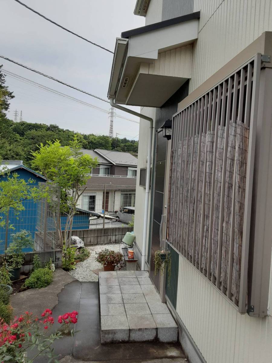 大成トーヨー住器のテラス屋根工事|スピーネF型|LIXIL|雨除け|日除け|小田原市|ひさし工事の施工前の写真1