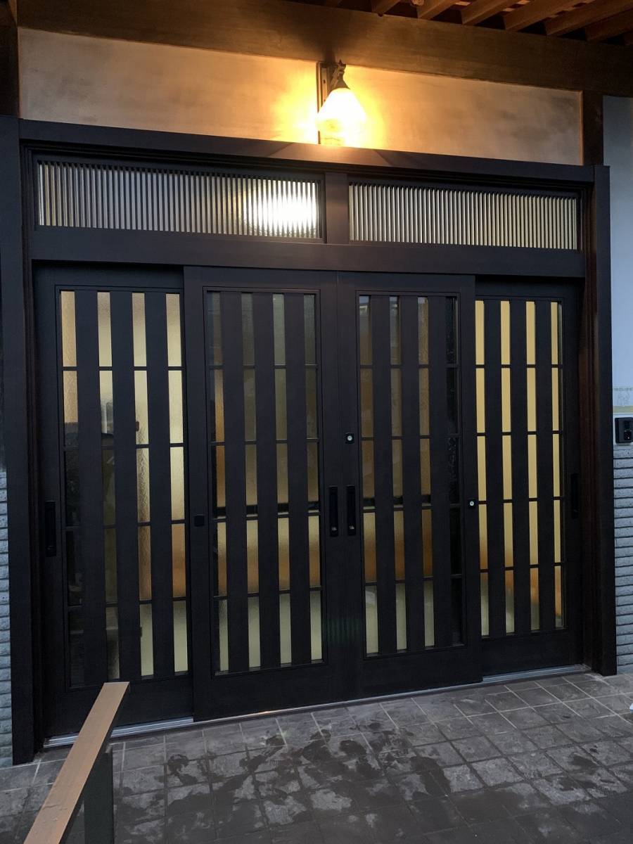 バンダイトーヨー住器の1dayリフォーム『リシェント玄関引戸2』工事!の施工後の写真1