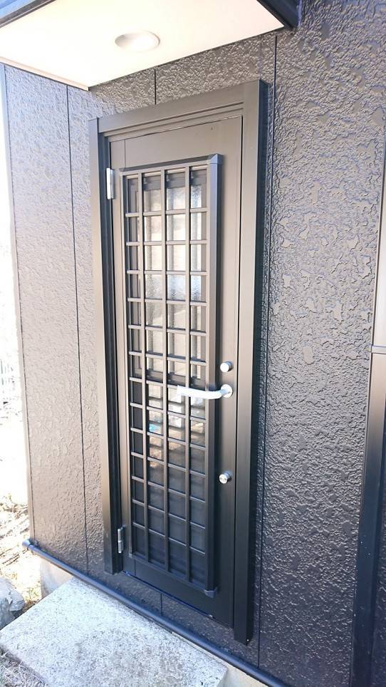 バンダイトーヨー住器の1dayリフォーム『リシェント勝手口ドア』工事!の施工後の写真1