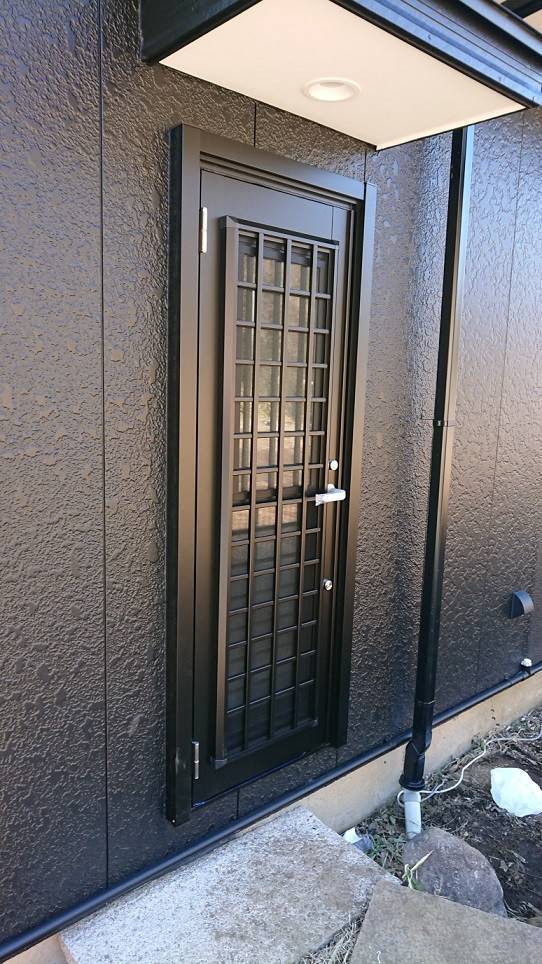バンダイトーヨー住器の1dayリフォーム『リシェント勝手口ドア』工事!の施工後の写真2