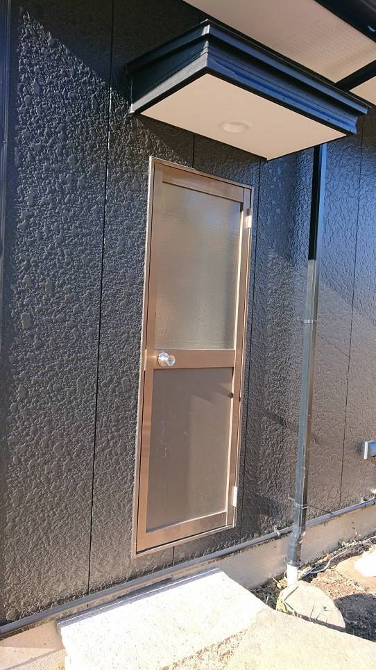 バンダイトーヨー住器の1dayリフォーム『リシェント勝手口ドア』工事!の施工前の写真2