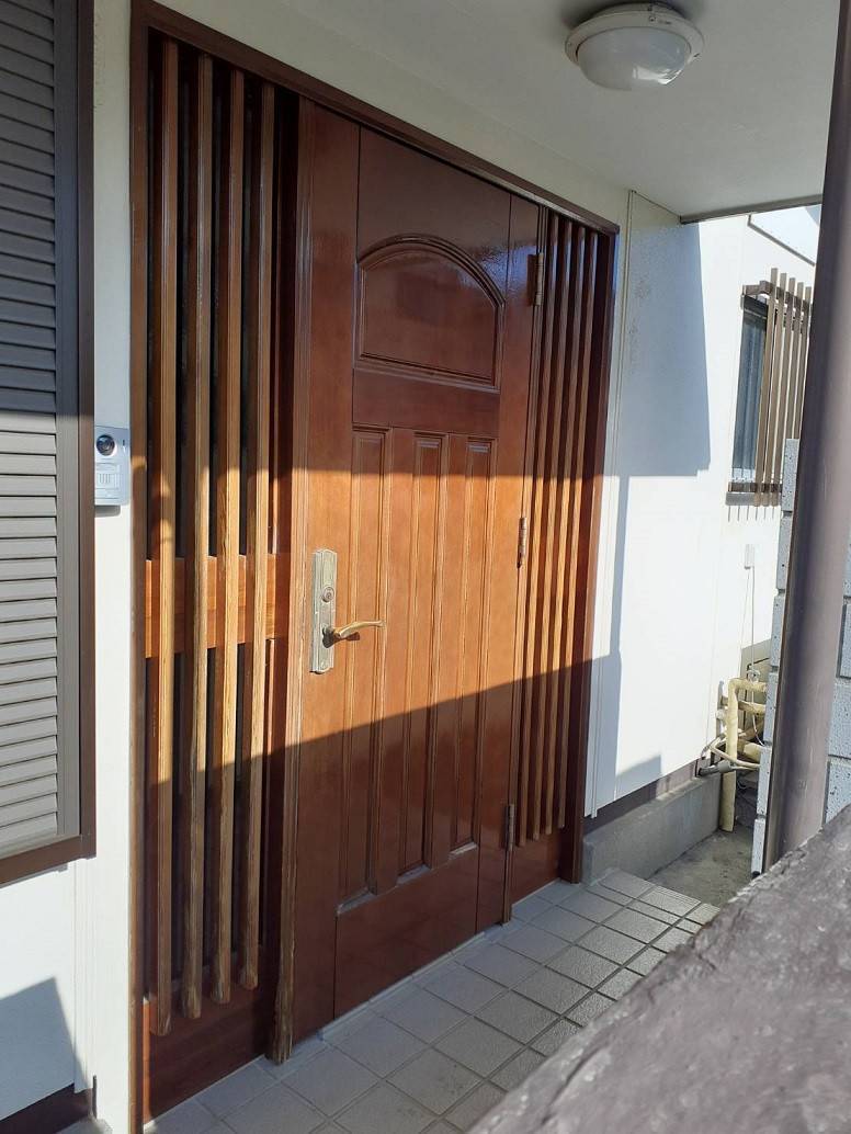 バンダイトーヨー住器の1dayリフォーム『リシェント3』『リシェント勝手口ドア』同時工事!!の施工前の写真1